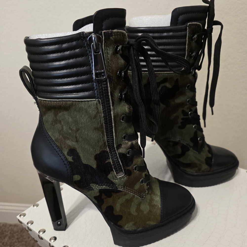 DKNY Green and Black Lace-Up Boots